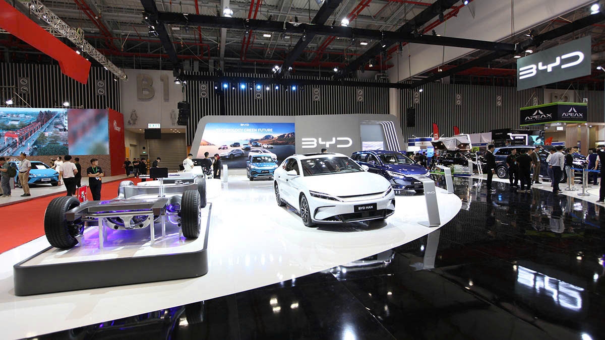 BYD GÂY ẤN TƯỢNG MẠNH TẠI VMS 2024 VỚI ĐỘI HÌNH XE ĐIỆN PHONG PHÚ VÀ CÔNG NGHỆ CAO, TRÌNH DIỄN YANGWANG U8
